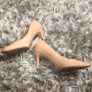 Nude Pumps with Pointed Toe